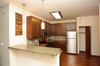Bedford Crossing in Madison, WI - Building Photo - Interior Photo