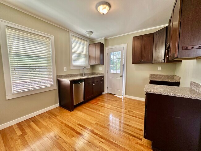 76 Farquhar St, Unit 3