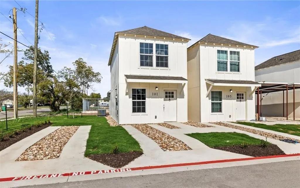 230 Debus Dr in Taylor, TX - Building Photo