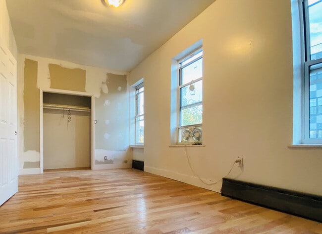 273 Sumpter St, Unit 2 in Brooklyn, NY - Foto de edificio - Building Photo