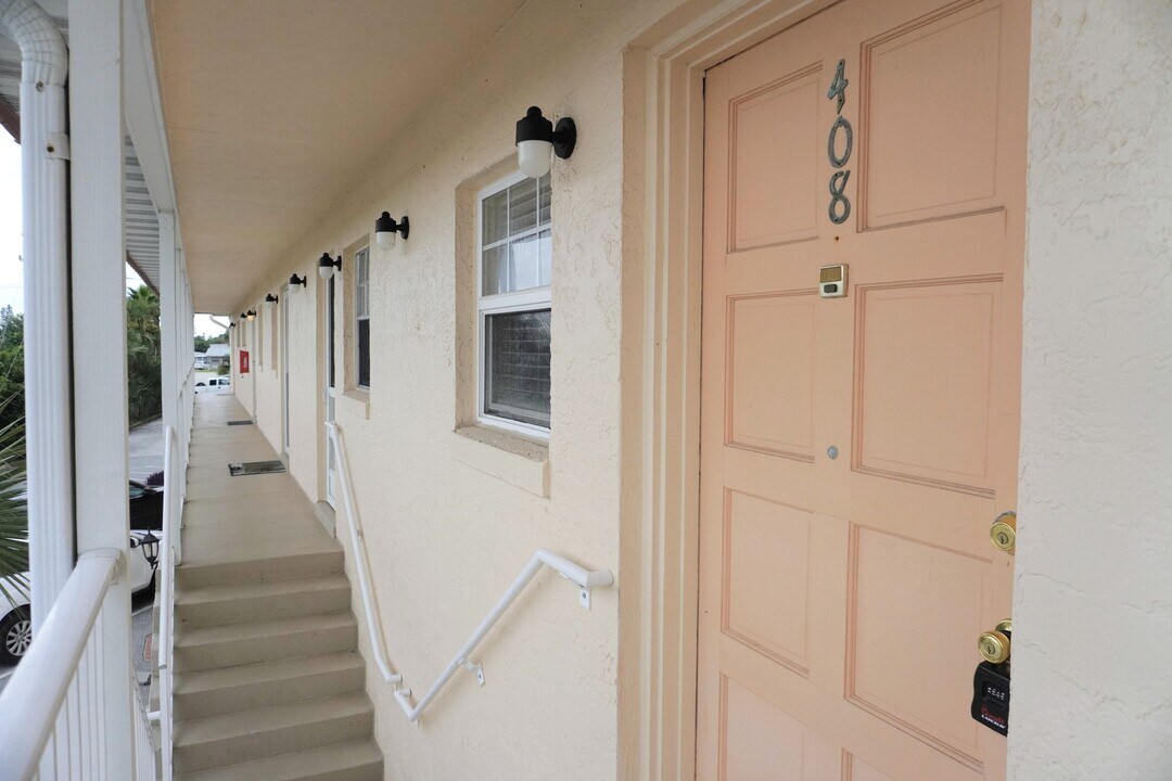 1510 Ocean Shore Blvd in Ormond Beach, FL - Building Photo