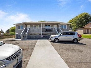1207 W 13th Ave in Kennewick, WA - Building Photo - Building Photo