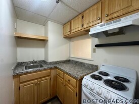 62 Boylston St, Unit M16 in Boston, MA - Building Photo
