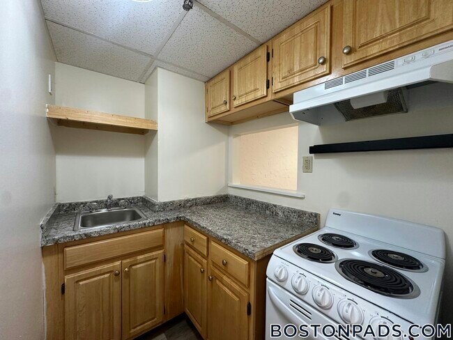 62 Boylston St, Unit M16