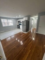 711 Plainfield Ave, Unit 2D in Plainfield, NJ - Building Photo