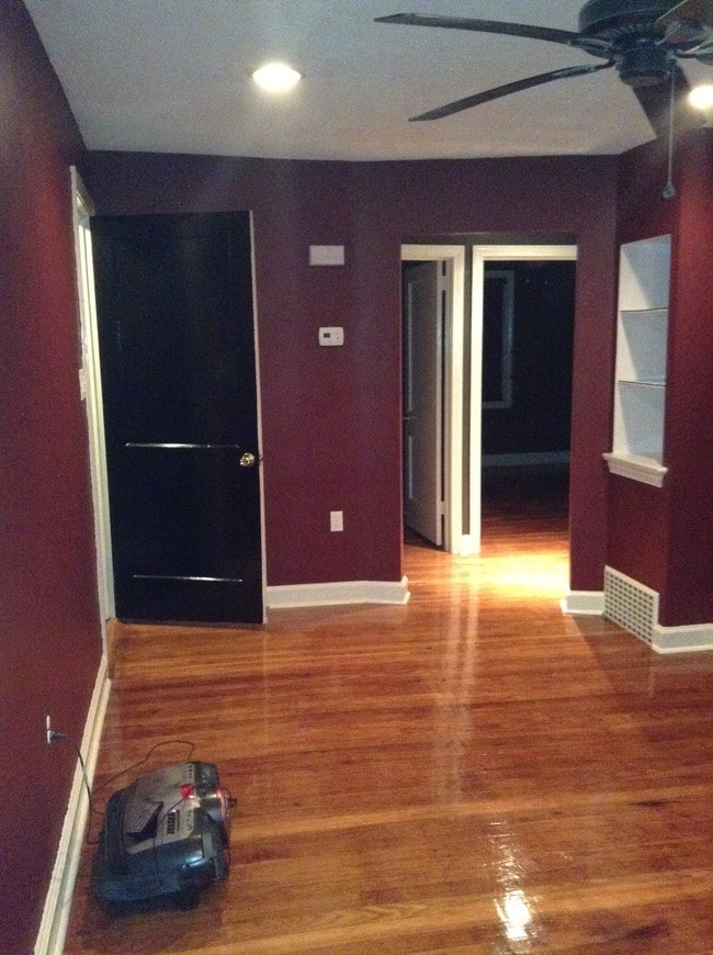 241 E Township Line Rd, Unit Apt. A in Upper Darby, PA - Foto de edificio - Building Photo