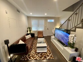 2317 Scarff St in Los Angeles, CA - Foto de edificio - Building Photo