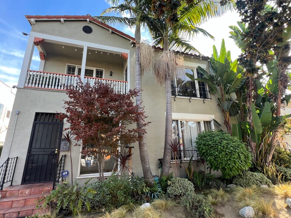 1614 Cimarron St in Los Angeles, CA - Building Photo