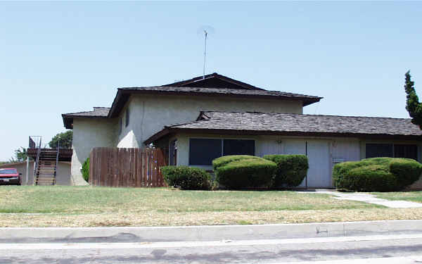 8328 Hermosa Ave in Rancho Cucamonga, CA - Building Photo