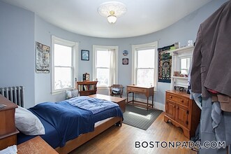 3 Kinnaird St, Unit 1 in Cambridge, MA - Foto de edificio - Building Photo