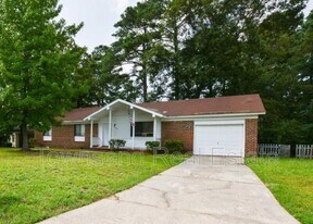 836 Muskegon Dr in Fayetteville, NC - Building Photo