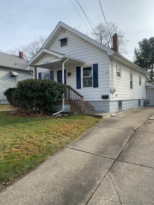 355 Portage St in Wadsworth, OH - Building Photo