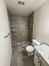 1641 S Thomas St in Visalia, CA - Building Photo - Building Photo