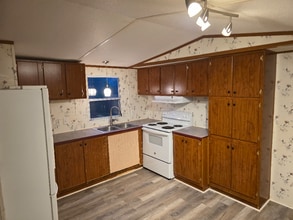 90 Bud Rd in Leicester, NC - Foto de edificio - Building Photo