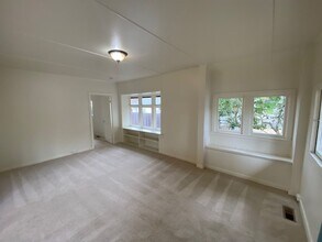 216 17 Mile Dr in Pacific Grove, CA - Building Photo - Building Photo