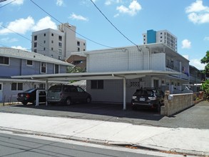 734 Ekela Ave in Honolulu, HI - Foto de edificio - Building Photo