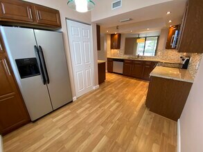 7365 NW 18th St in Margate, FL - Foto de edificio - Building Photo