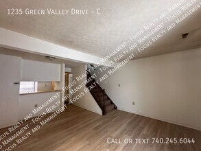 1235 Green Valley Dr in Heath, OH - Building Photo - Building Photo