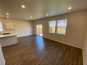 4833 Thyme Ave NE in Salem, OR - Building Photo - Building Photo