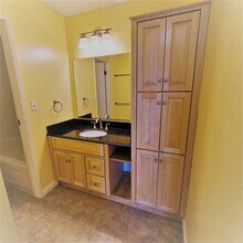 98-450 Koauka Loop, Unit 711 in Aiea, HI - Building Photo - Building Photo