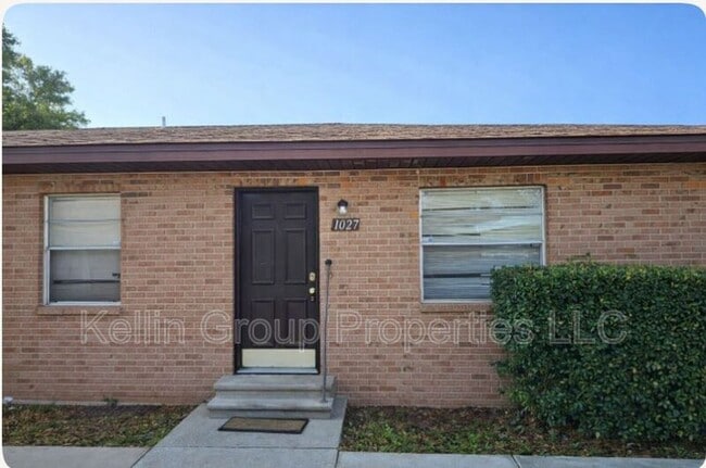 property at 1027 N Brunnell Pkwy