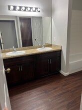 Windsor Place in Laredo, TX - Foto de edificio - Building Photo