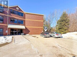 166 Olive St in East Gwillimbury, ON - Building Photo - Building Photo