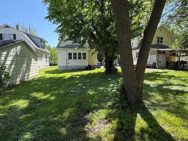 1213 S Illinois St in Decatur, IL - Building Photo - Building Photo