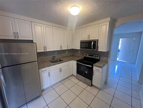 2415 NW 18th Terrace in Miami, FL - Building Photo - Building Photo