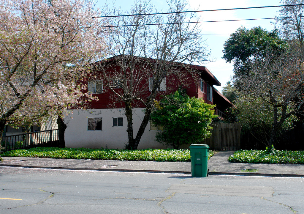 424 Matheson St in Healdsburg, CA - Building Photo