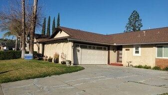 2270 Yosemite Ave in Simi Valley, CA - Building Photo