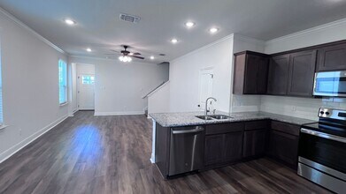 10319 Candlewood Wy in San Antonio, TX - Building Photo - Building Photo