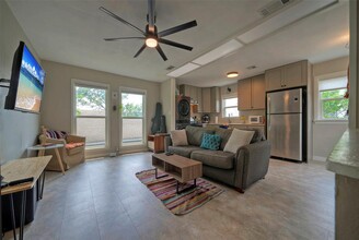 5315 Helen St in Austin, TX - Building Photo - Building Photo