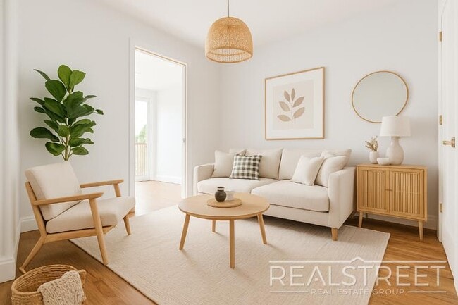 Luxury 2 BR in Bushwick with Balcony & Roo