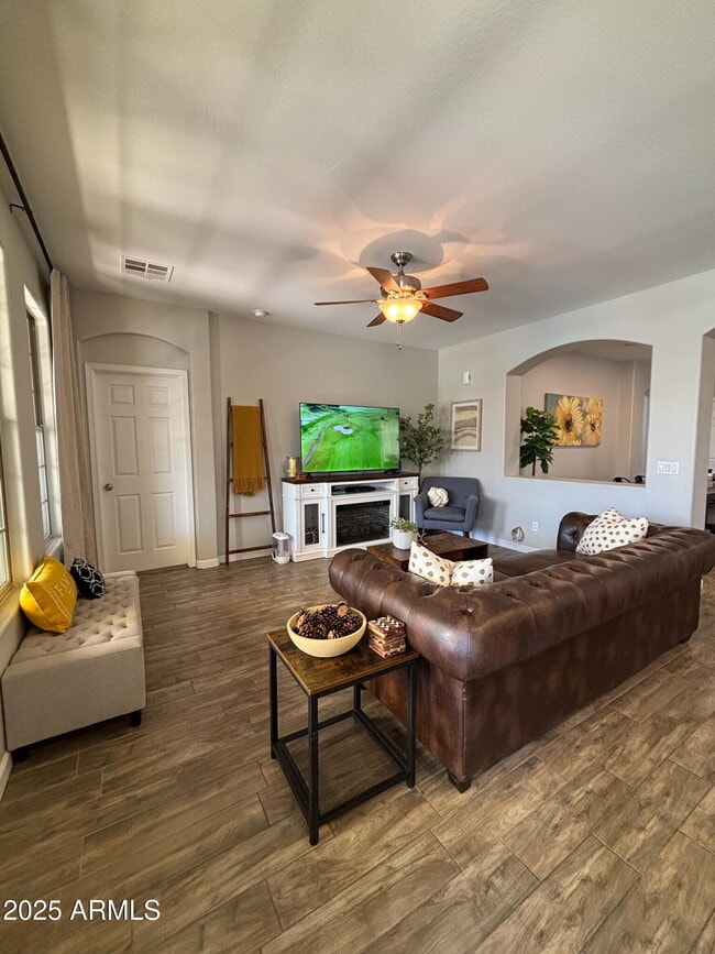 2839 E Sports Ct in Gilbert, AZ - Building Photo - Building Photo