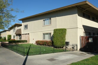 3175 Cadillac Dr in San Jose, CA - Building Photo - Building Photo