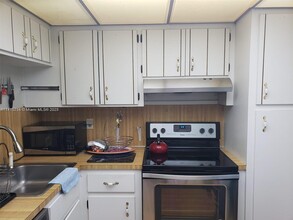 3521 Inverrary Dr in Lauderhill, FL - Building Photo - Building Photo