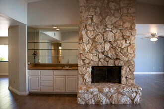40588 Clover Ln in Palm Desert, CA - Foto de edificio - Building Photo