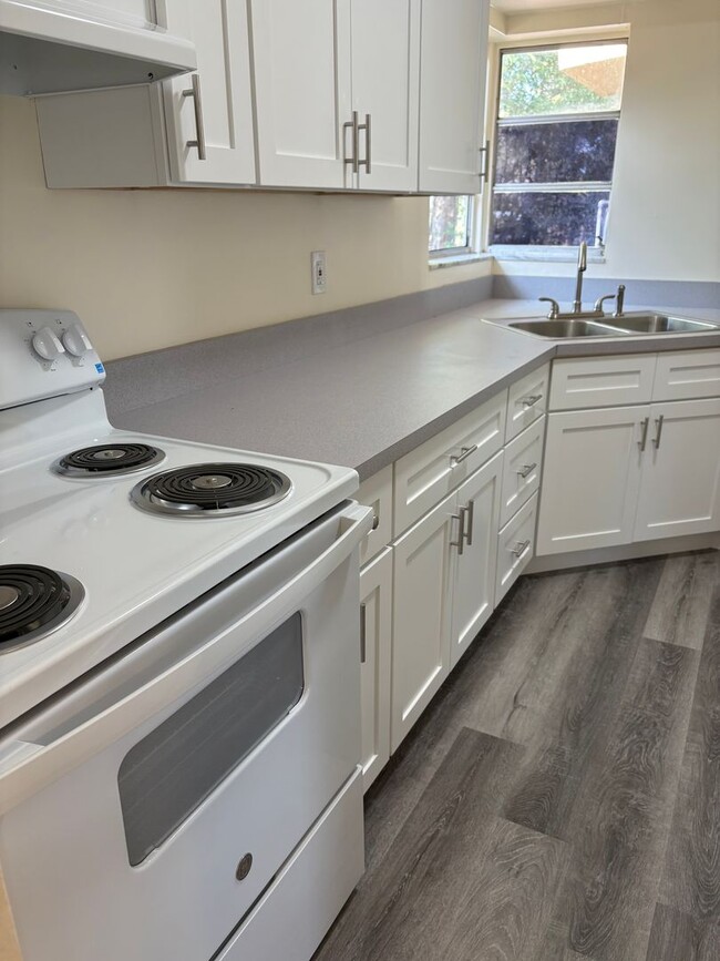 property at 886 Crawford St