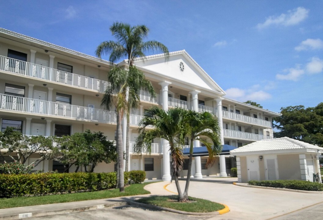 3507 Village Blvd-Unit -104 in West Palm Beach, FL - Building Photo