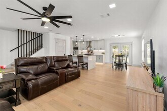500 Arbor Ln in Austin, TX - Building Photo - Building Photo