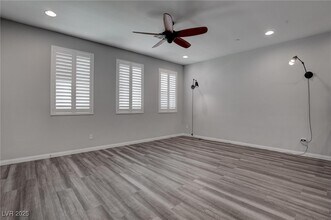 1040 Via Panfilo Ave in Henderson, NV - Building Photo - Building Photo