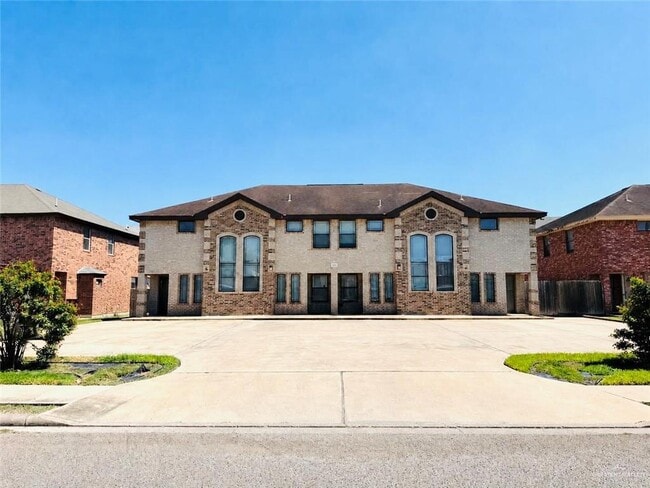 property at 15 Kiwi Ave W