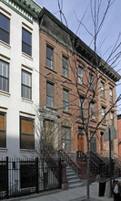 501 Manhattan Ave in New York, NY - Foto de edificio - Building Photo