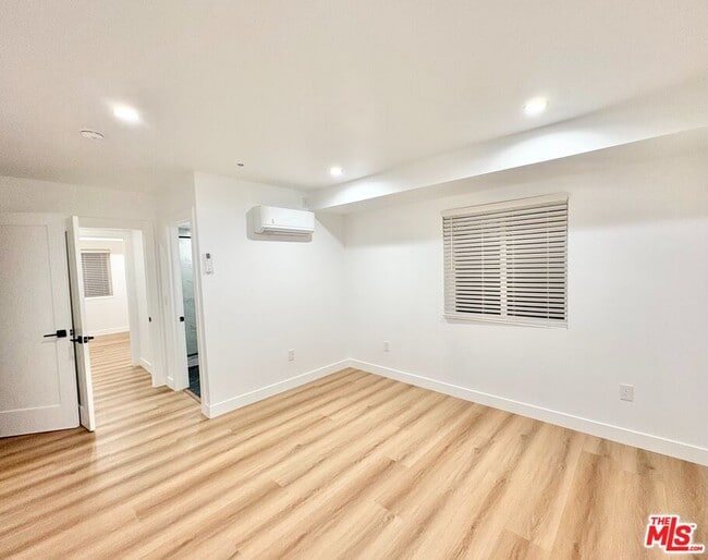 4512 St Elmo Dr in Los Angeles, CA - Building Photo - Building Photo