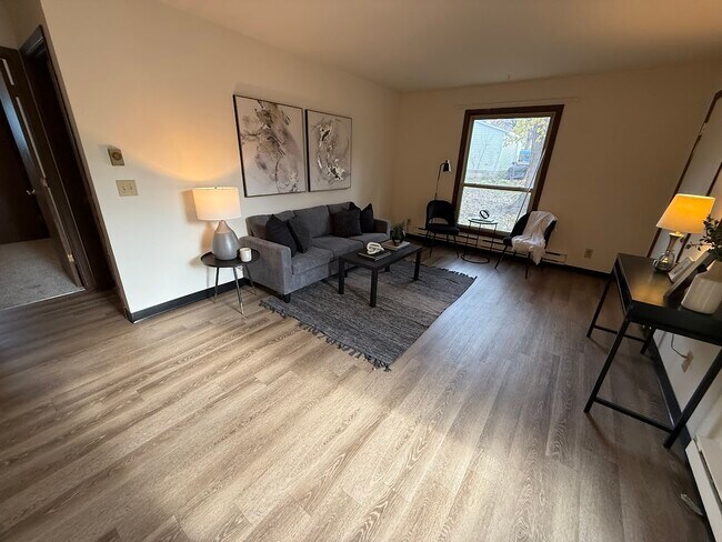 805 Brandie Rd, Unit #805 in Madison, WI - Foto de edificio - Building Photo