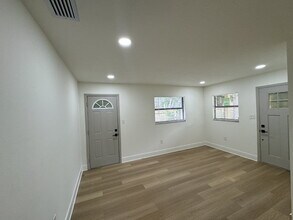 6214 S Martindale Ave in Tampa, FL - Building Photo - Building Photo
