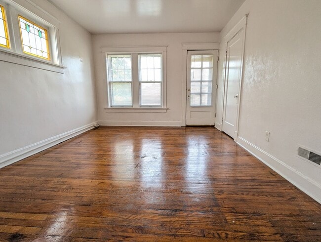 2152-2154-2154 Geyer Ave