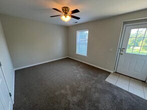 1465 Paran Rd, Unit B in Cookeville, TN - Foto de edificio - Building Photo