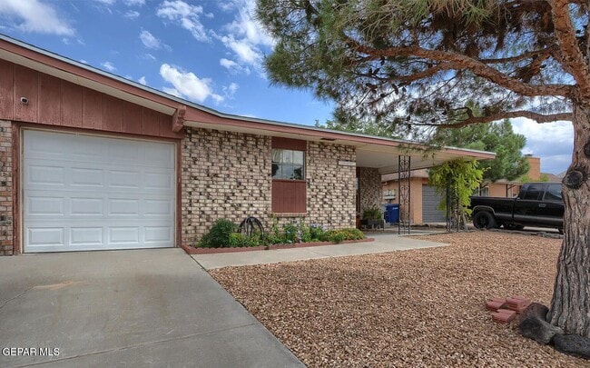 property at 1844 Jack Nicklaus Dr